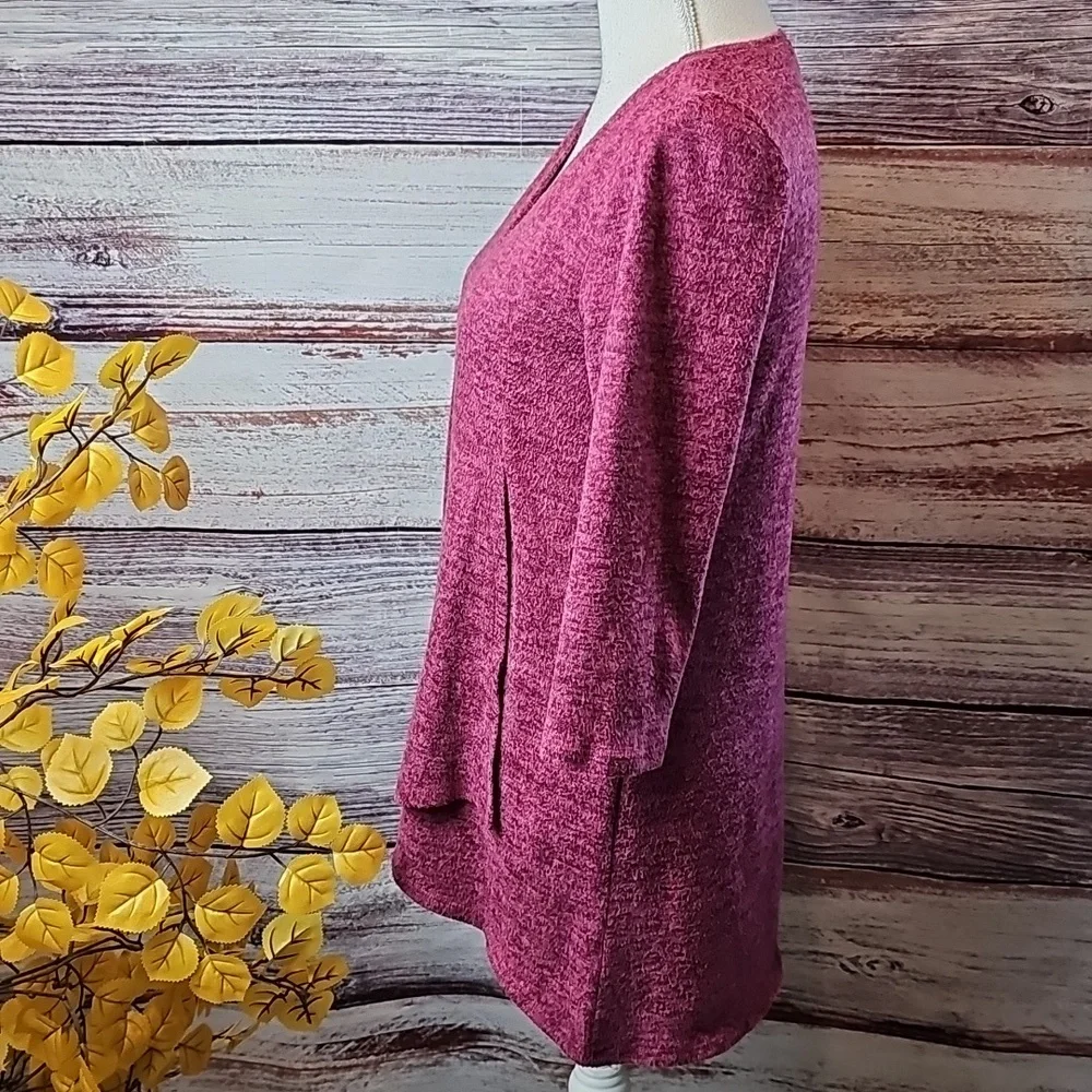 COCO BIANCO BURGUNDY MARBLED 3/4 SLEEVE ASYMMETRICAL PULLOVER V NECK SWEATER